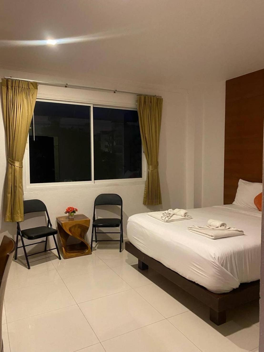 Sukcheewa Residence Phuket Patong Phòng bức ảnh
